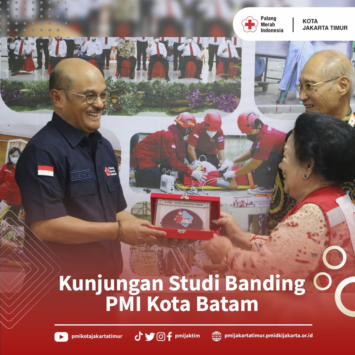 pmijaktim's tweet photo. Hari ini, PMI Kota Jakarta Timur sambut kunjungan studi banding dari @pmibatam. Dalam kunjungannya membahas penggalangan donasi, pembentukan TUK (Tempat Uji Kompetensi) dan berbagai layanan yang ada di PMI Kota Jakarta Timur. 
#pmijaktim
#studybanding
#pmibatam https://t.co/YMBc0bd78T