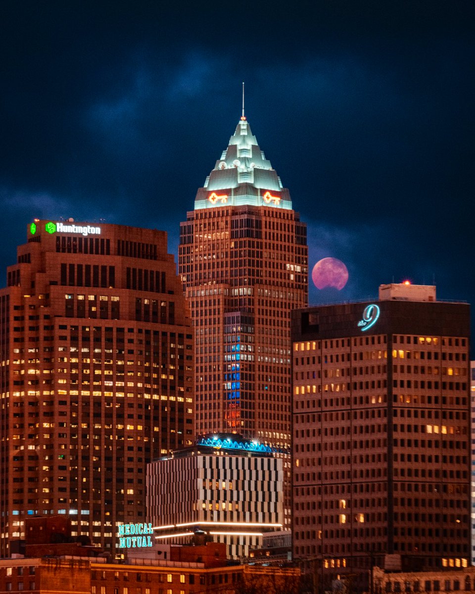 This Morning’s Total Lunar Eclispe in Cleveland, OH