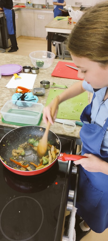 BSAKfoodtech's tweet photo. Chicken and veg stir fry for BSAK foodies this week at Cooking Club #BSAKSecondary #BSAKSecondary @BSAKheadmaster @BSAKSecHead @BSAKSecondary https://t.co/cZjyiw4tWm