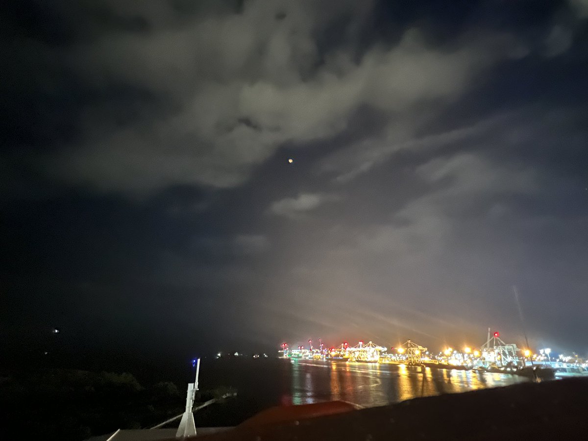 terrinegus's tweet photo. Lunar Eclipse as seen from Noordam Cruise ship in Brisbane #hollandamerica #noordam #LunarEclipse #ecclipse https://t.co/ZnSDc1CTLp