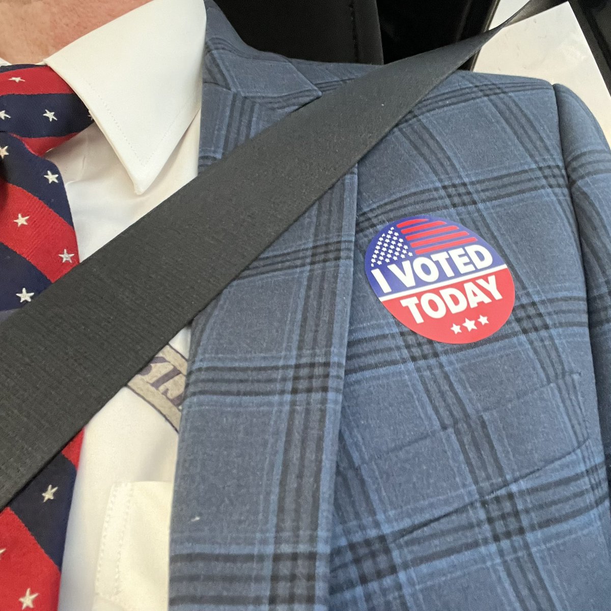 JVinDC's tweet photo. @yestoyesli @LarryOConnor Vote #YesToYesli #VA07 https://t.co/BQnRqO6n9m