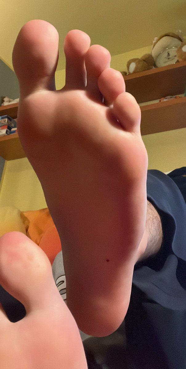 young_findom__'s tweet photo. Godi coglione! guardami e pagami https://t.co/fsatbWVDGz