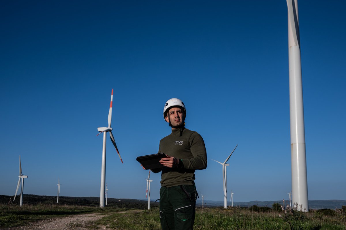 EnelGroupIT's tweet photo. #EnelperlItalia è il nostro impegno nelle rinnovabili: il parco eolico Sa Turrina Manna di @enelgreenpower in Sardegna è composto da 68 turbine con potenza complessiva di 84MW per il fabbisogno di oltre 66.000 famiglie italiane. 👇
#libertà #indipendenza #crescita #IFattiContano https://t.co/QJE0VqMbpx
