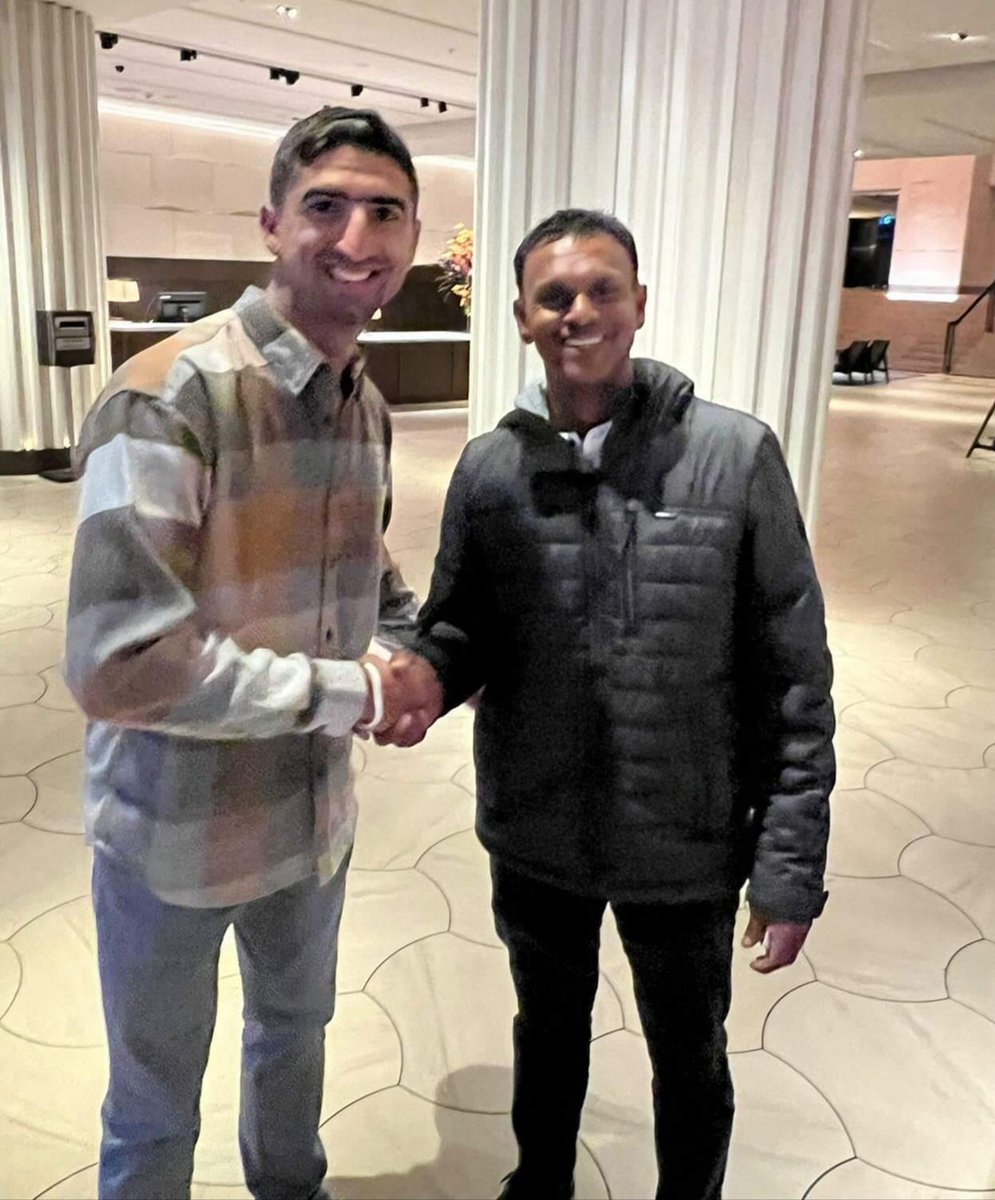 ShahnawazDahani's tweet photo. Just caught up with the legends @ShaneRWatson33 &amp; Shivnarine Chanderpaul. And they made sure Australian &amp; Carribean Fans will be supporting @TheRealPCB in Semifinals.🙏❤️🇵🇰
#T20WorldCup2022
#SemiFinals. https://t.co/o4LBgSQf4l