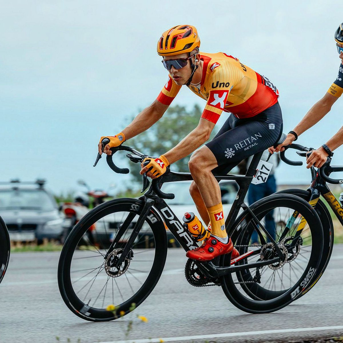 Morgendagens #Cykelsnak er en ærlig snak med <a href="/jonasgregaard/">Jonas Gregaard Wilsly</a> om den kaotiske tid på Astana og genopblomstringen på <a href="/UnoXteam/">Uno-X Mobility Cycling</a> 

Det er en samtale om at knække som cykelrytter men også om at komme igen og genfinde glæden.

Den er i dit feed til morgenkaffen 👍