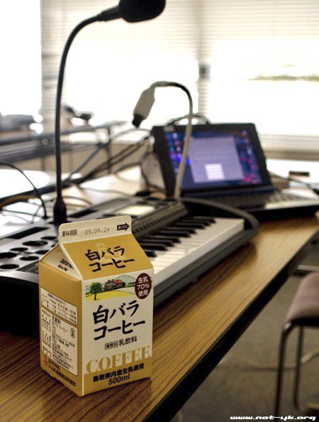 Yasushi_K's tweet image. これ、発売前か発売当時に研修会を担当させてもらった際の写真。白バラコーヒーのおかげでだいたいの日付がわかる。#microsampler