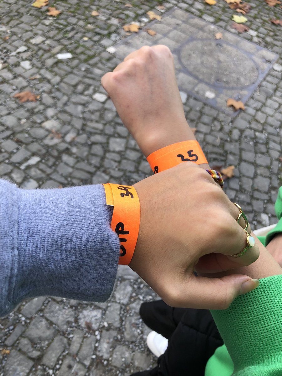 READYTORUN91's tweet photo. we’re here :)) #otpzurich #ourtimetour https://t.co/48U0g0CtN4