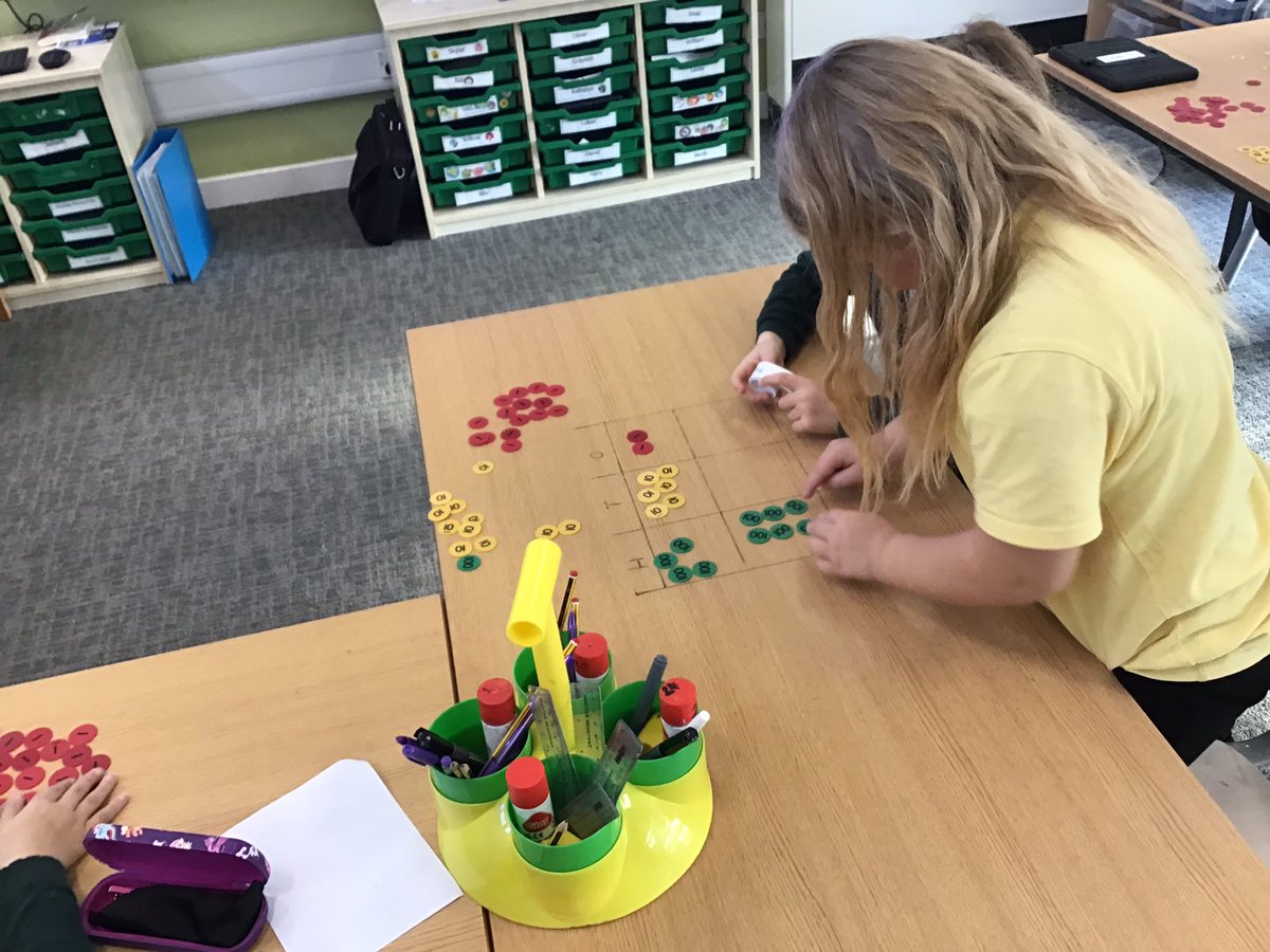 MissCarr11's tweet photo. Y3 have been learning how to add two three-digit numbers using #columnaddition including #exchanging. The children showed fantastic team work and could explain their mathematical thinking accurately . @WhiteRoseMaths @ArchimedesNE #HardwickGreenPA #Hardwickmaths https://t.co/n1q2pih4bs