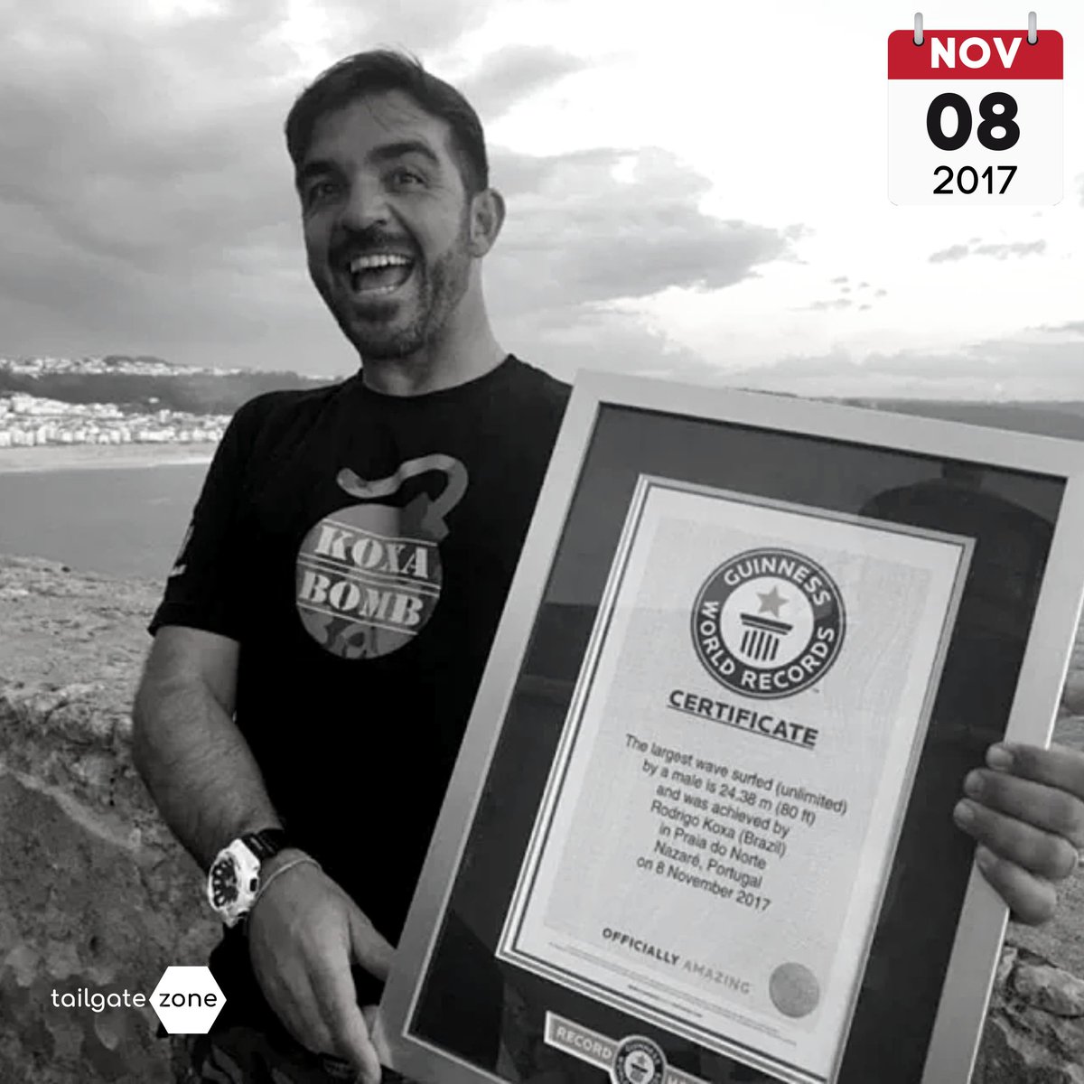 tailgatezone_br's tweet photo. hoje na história da #WSL um recorde era quebrado.

em 8 de novembro de 2017, o brasileiro Rodrigo Koxa surfou uma onda de 24.38m, em Nazaré (POR), para estabelecer o novo recorde de ondas gigantes.

#tailgatezone #tailgatezonebr #onthisdate #hojenahistoria #bigrider #ondasgigante https://t.co/2msAlxA8aC