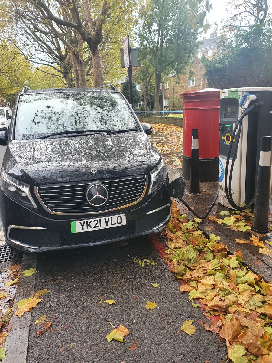 TaximanLondon's tweet image. Another verbally abusive phv refusing to leave a Taxi charging point. Reported.