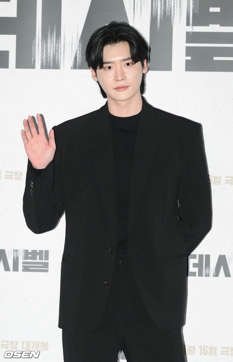 WithJSIndonesia's tweet photo. Hallo makasih yg masih setia follow akun ini , maaf ya kalo lebih aktif di IG dan mulai sekarang mau aktif lagi di Twitter deh hehe.. 
Udahan Hiatus nya 😘 

#leejongsuk https://t.co/0KNi55hyHd