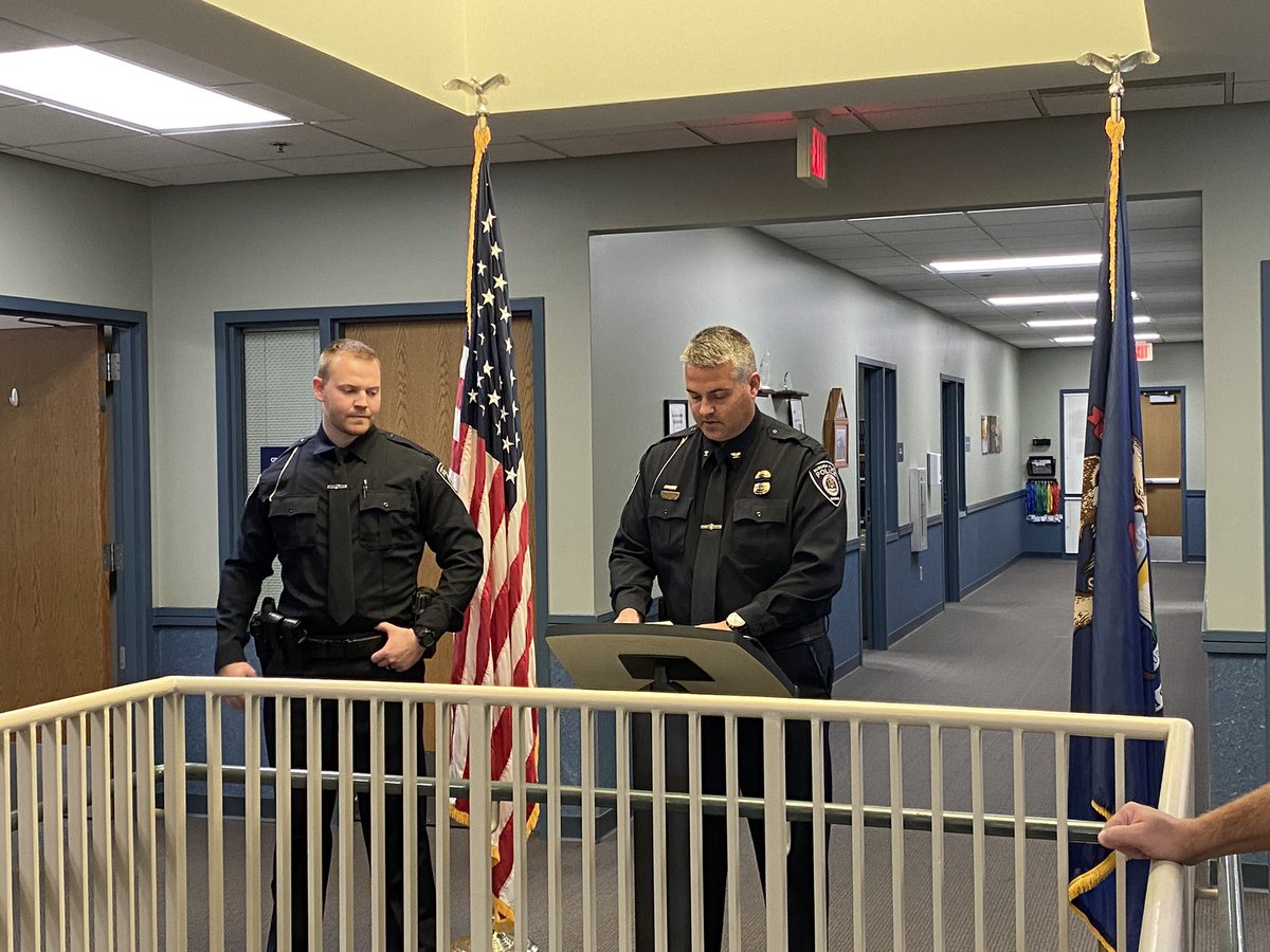 AHPOLICE's tweet photo. Congratulations and welcome to Officer O’Connell who was sworn in yesterday at AHPD. Officer O’Connell is joining our family with 5 years of prior law enforcement experience. Welcome aboard Officer O’Connell! #SwearIn https://t.co/Gq4TO0yDsz