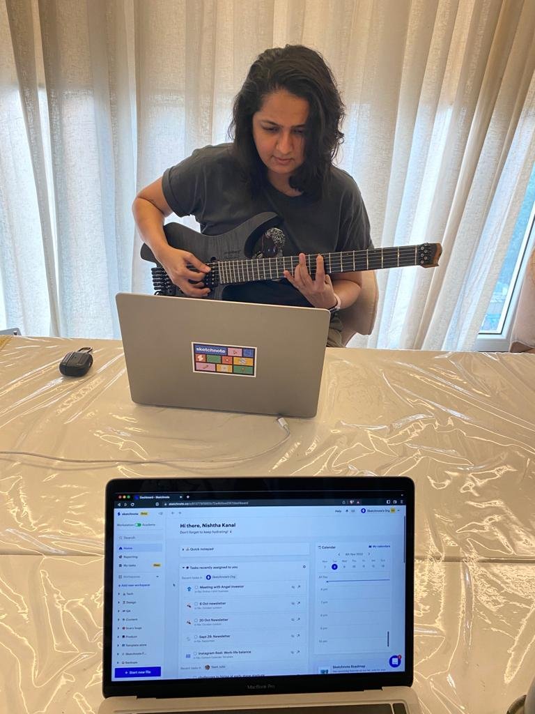 SketchnoteCo's tweet photo. Work x Play
In frame: @Rootkanal taking a break from a long day of Zoom calls to play some Metallica ๐
#worklifebalance #worklifebalanceplease #SaaS #remoteworking #remoteworkers #remoteworklife https://t.co/lT5fdKcf0N