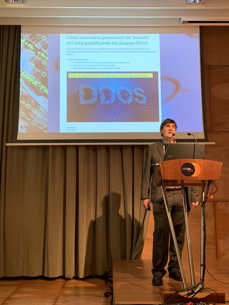 En el congreso <a href="/ISACABCN/">ISACA Barcelona</a> ahora es el turno de <a href="/juancrui/">Juan Carlos Ruiloba</a> con su charla sobre “Cibervampiros ¿realidad o ficción?” #ISACABCN