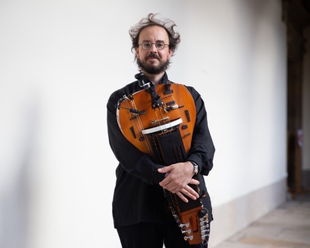 Desde a Federación Galega de Turismo Rural, falamos con Germán, despois de ter rematado os seus recitais ao serán no ciclo da I Edición de Abertas de Par en Par, para coñecer un pouco máis deste vallisogalego e galegoletano.

galiciaturismorural.es/blog/fegatur-e…