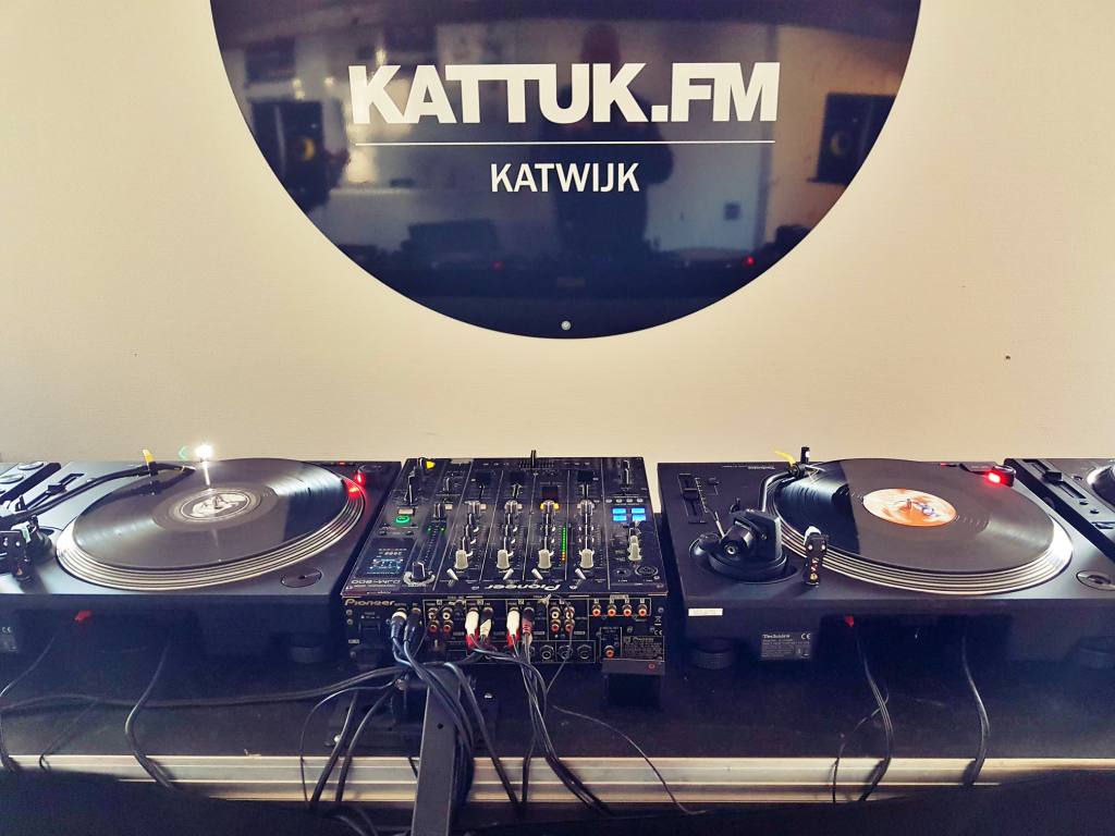 DJ Workshops Vinyl @ Kattuk.FM

Op vrijdag 2 en 9 december van 16-18 uur. 

Workshops door DJ Estaloca.

Leer het ambacht van de meester!

#House #Techno #Hardcore #Hardstyle #Katwijk

kattuk.fm/2022/11/dj-wor…