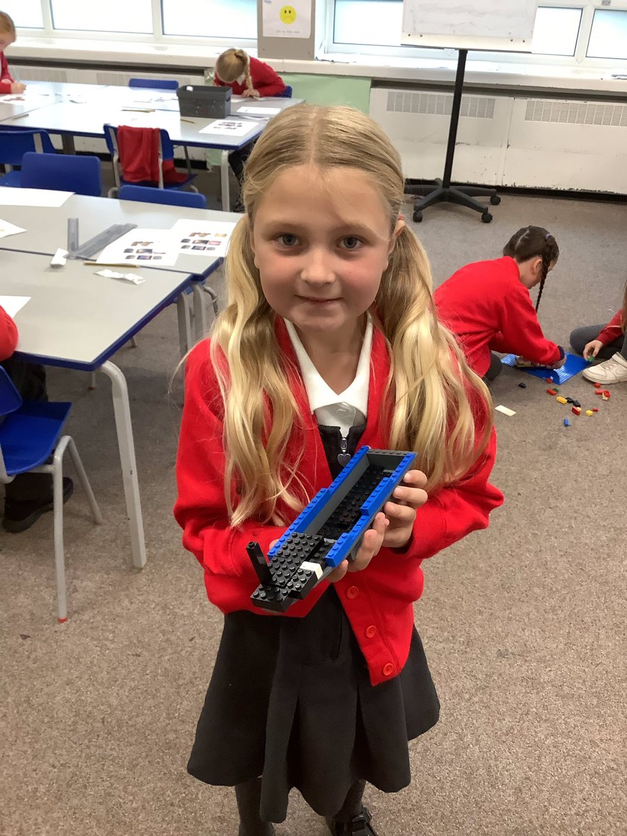 maple_yacademy's tweet photo. We made log boats and roundhouses with Lego. https://t.co/FvpbBbxtFH
