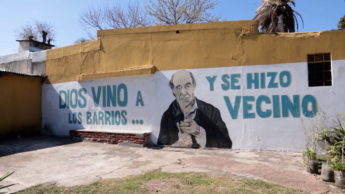 arzbaires's tweet photo. Este mes de noviembre es el mes de las vocaciones, queremos recordar la entrevista al P. Lucho Ferrés, Párroco de los Parroquia Sagrados Corazones, Possolo, Uruguay, en la que hablamos sobre el #PadreCacho 

Mirá la entrevista aquí 👇👇
https://t.co/NICVJizp0s https://t.co/0bop796CtL