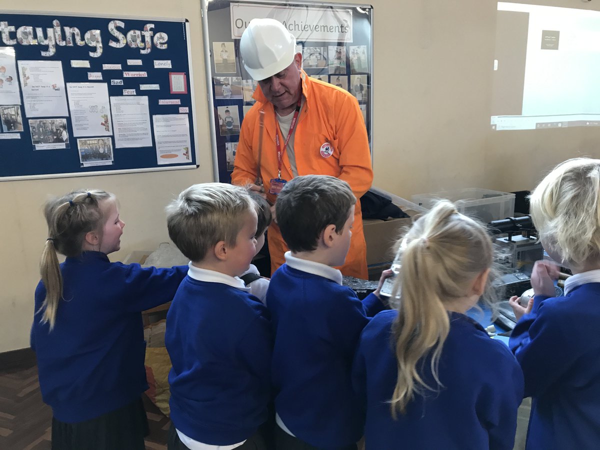 RNAMrsMilfull's tweet photo. This morning we had a visit from Tony and Eddie, former local coal miners, who told us all about what it was like to be a coal miner in Yorkshire in the past, and showed us some of their mining equipment. https://t.co/sW8vLSxU5q