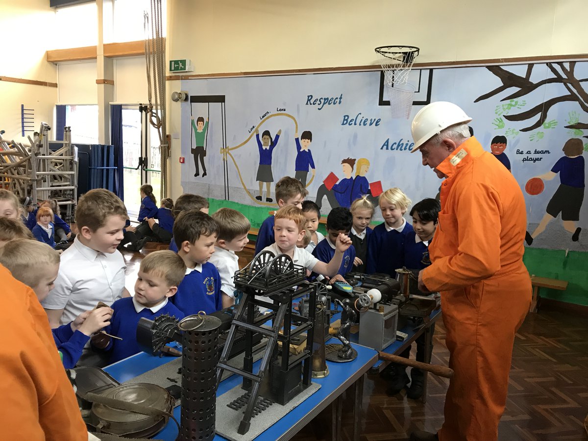 RNAMrsMilfull's tweet photo. This morning we had a visit from Tony and Eddie, former local coal miners, who told us all about what it was like to be a coal miner in Yorkshire in the past, and showed us some of their mining equipment. https://t.co/sW8vLSxU5q