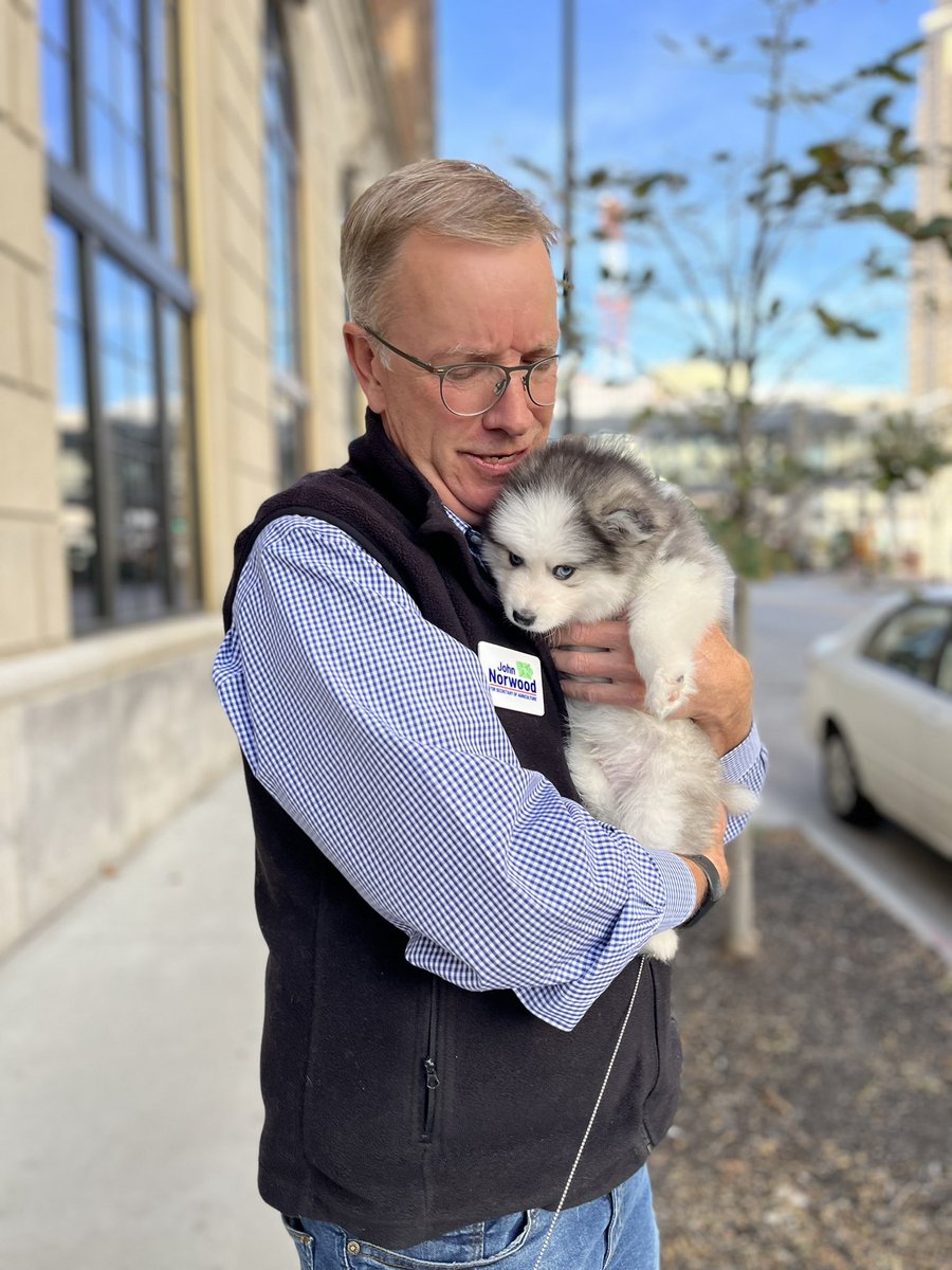 NorwoodJohn's tweet image. Get out and vote today! Vote for the protection of Our Pets. Our Farmers. Our Farms. Our People. Our Health. Our Water. Our Soil. Our Monarchs.🦋 Our State. Our Country. Our Democracy. Our World. 🌎 Our Future. Vote John Norwood!  @Norwood4Iowa #ElectionDay #elections2022