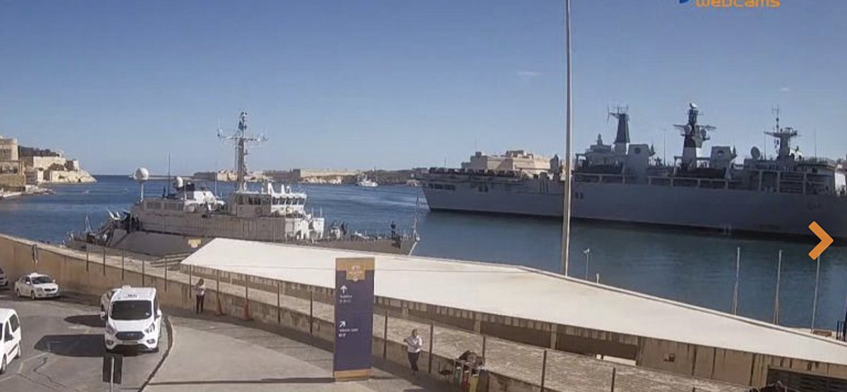 WarshipCam's tweet photo. Royal Netherlands Navy Alkmaar-class minehunter HNLMS Vlaardingen (M863) in Valletta, Malta as Royal Navy Albion-class amphibious transport dock HMS Albion (L14) passes inbound behind her - November 7, 2022 #hnlmsvlaardingen #m863 #hmsalbion #l14 

SRC: webcam https://t.co/PuInQMPsIk