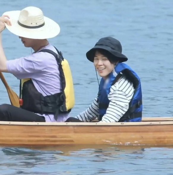 vminkookfairies's tweet photo. iconic jimin in the soop moments — a thread: https://t.co/KNQWDK3UKy