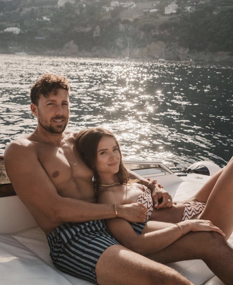 ⠀   ⠀ 

⠀   ⠀      happy birthday babe ✨

⠀   ⠀ ⠀   ⠀