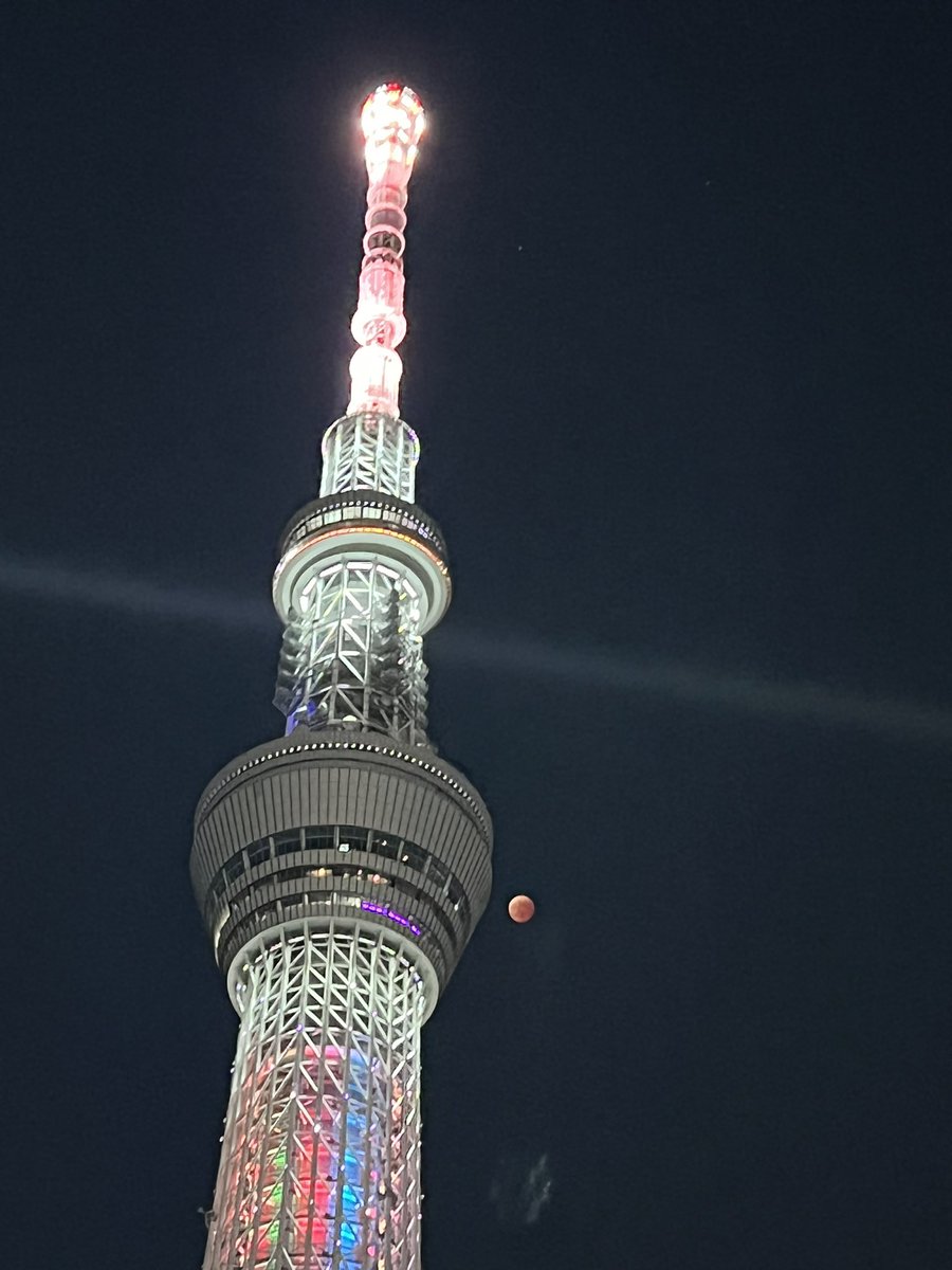 Ho_10017's tweet photo. 皆既月食！綺麗に見れてよかった！ https://t.co/Ip9Nauu9BW