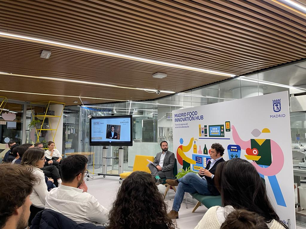 zuplyit's tweet photo. Yesterday we went back to @MadridFoodInHub and we had the chance to listen to Bruno González Calvo from #GrossoNapoletano.

Can't wait to have a bite of the authentic Neapolitan Pizza!!

#innovation #food #homedelivery https://t.co/bz7FpVeN5s