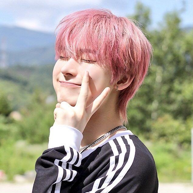 jaeports's tweet photo. we can still make the whole place shimmer. 

#ENSD #ENGENESelcaDay #SUNOO #ENHYPEN #ENGENE @ENHYPEN_members @ENHYPEN https://t.co/GyZ0D4BnNo