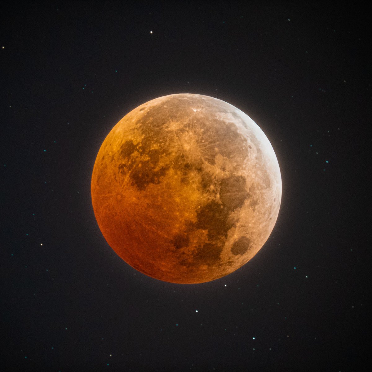 Total lunar eclipse from this morning. I got super lucky with one small clear patch of sky throughout totality! #lunareclipse2022