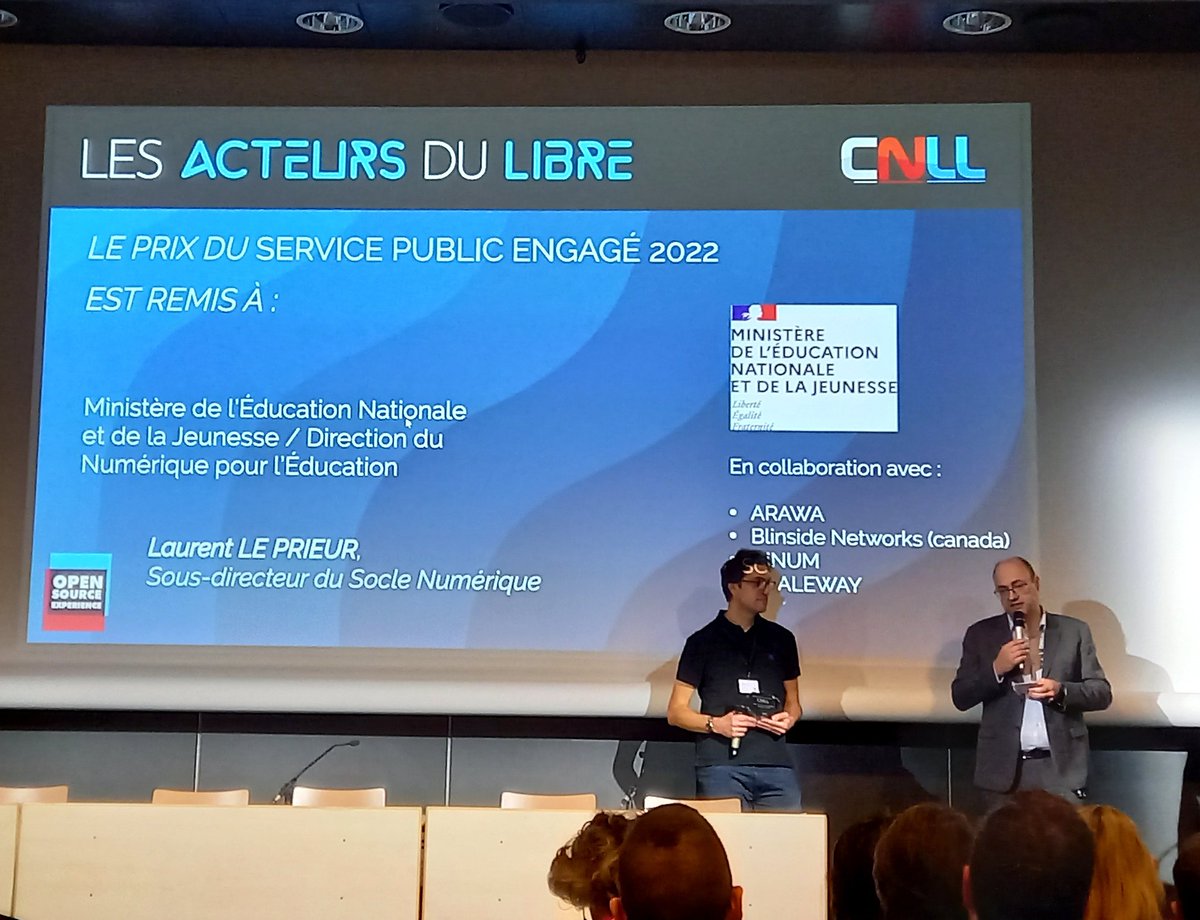 🏆 Notre ministère lauréat du "Prix du service public engagé" de "Acteurs du Libre" organisé par <a href="/cnll_fr/">CNLL</a> et remis à <a href="/LaurentLEPRIEUR/">Laurent Le Prieur</a> lors de <a href="/OSXP_Paris/">Open Source Experience</a> pour son service souverain et responsable de visioconférence basé sur BigBlueButton.
👏👏👏 <a href="/Edu_Num/">Éducation Numérique</a> <a href="/audranlebaron/">Audran Le Baron</a> <a href="/appsedufr/">Apps.education.fr</a>