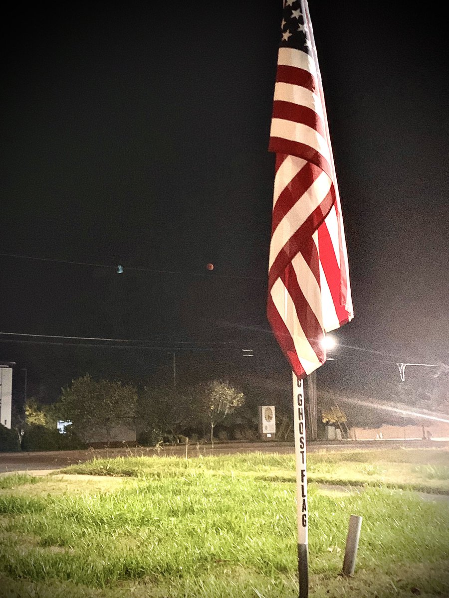 F3GhostFlagSC's tweet photo. Another beautiful morning in the gloom - you can barley see it, but the lunar eclipse โblood moonโ is there. And one of my favorite parts of being planted in the gloom COT. #bring5 #comegetme. https://t.co/AAnvif6XPE