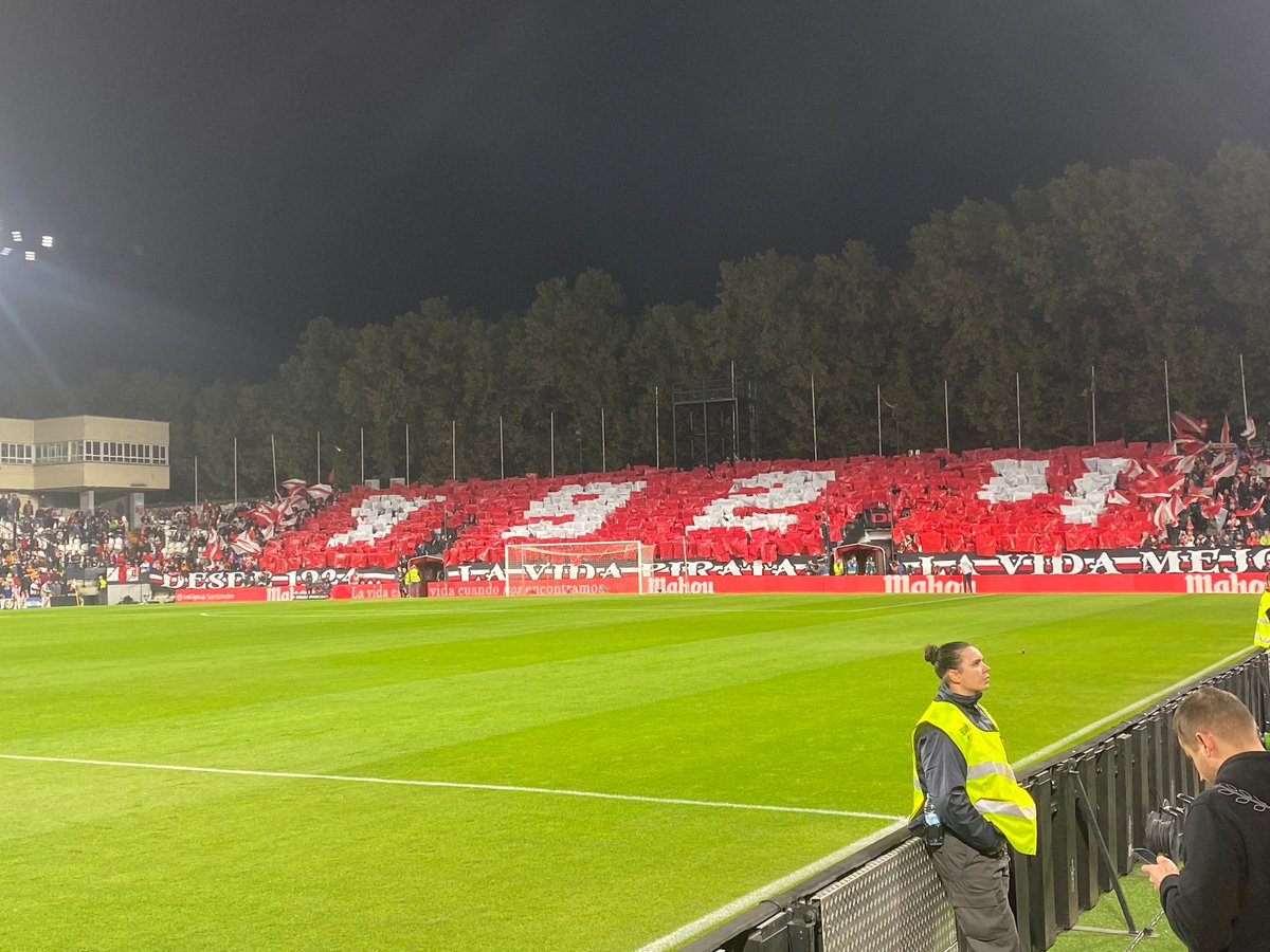 jorgeramaz11's tweet photo. Histórico lo de anoche, solo falto tu firma @ivan_balliu
#RayoVallecano #RayoRealMadrid #Balliu https://t.co/b8rKHNfUDr