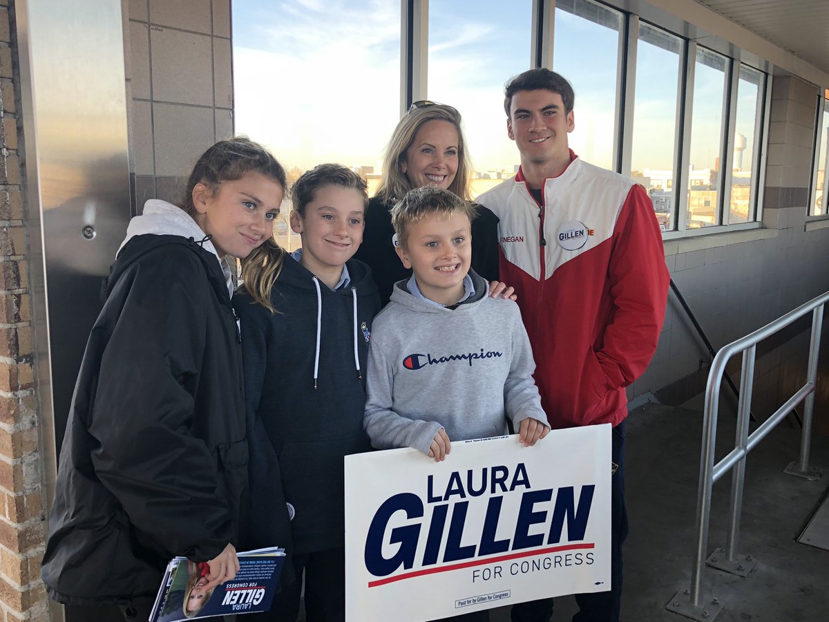 When you're campaigning for Congress, morning train stations are a family affair! #ElectionDay2022