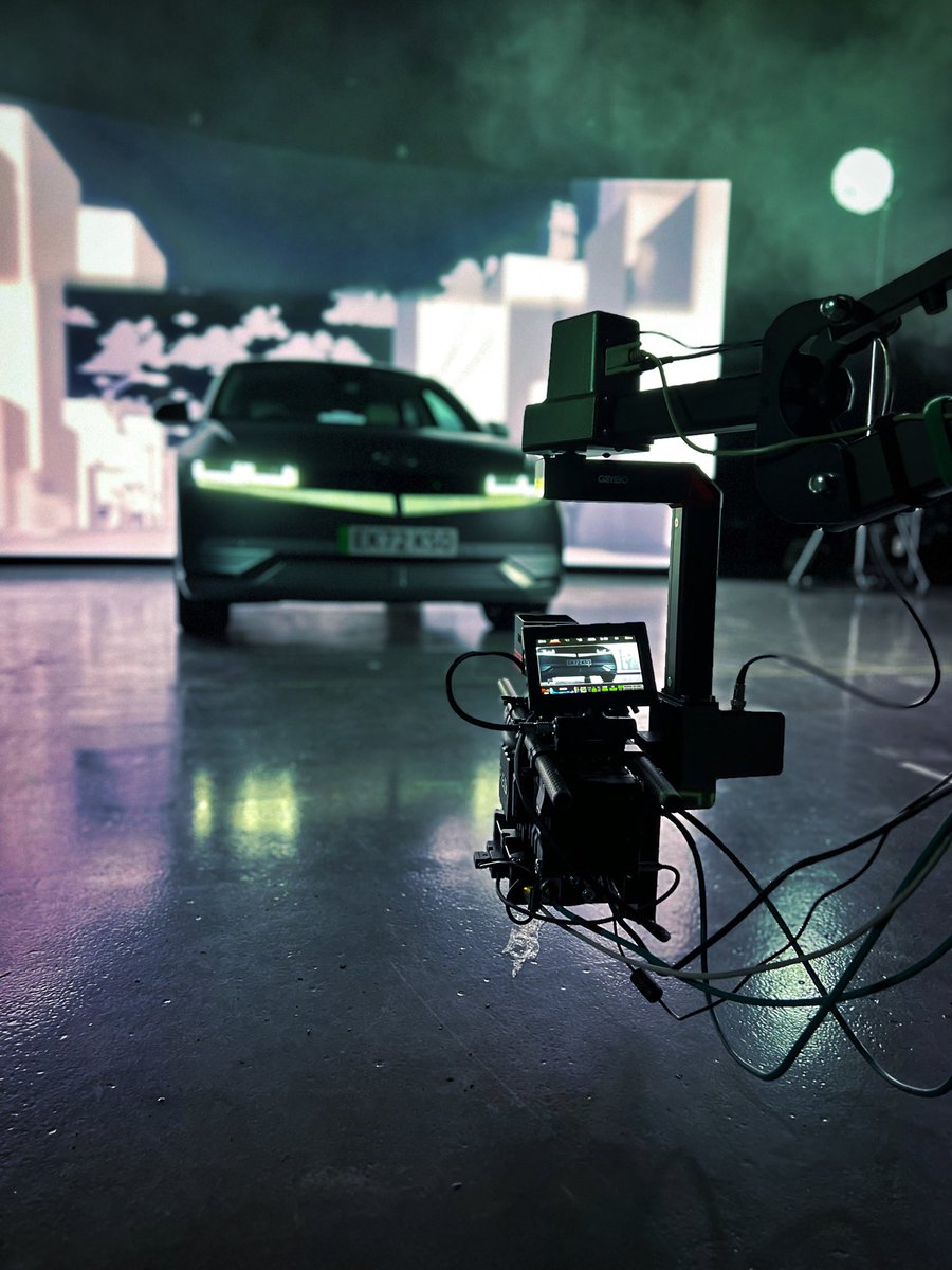 activrightbrain's tweet photo. Last week, I spent quality time with the @Hyundai_Global #IONIQ5. I worked with the brilliant @pathwayxrstudio team to celebrate great #design &amp; #tech in a world of ‘normal’.

This week, behind the scenes. Next week… the art of 5.

#cars #mobility #Hyundai #EV #IoT #innovation https://t.co/uwn8O6s1dt