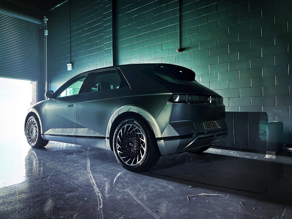 activrightbrain's tweet photo. Last week, I spent quality time with the @Hyundai_Global #IONIQ5. I worked with the brilliant @pathwayxrstudio team to celebrate great #design &amp; #tech in a world of ‘normal’.

This week, behind the scenes. Next week… the art of 5.

#cars #mobility #Hyundai #EV #IoT #innovation https://t.co/uwn8O6s1dt