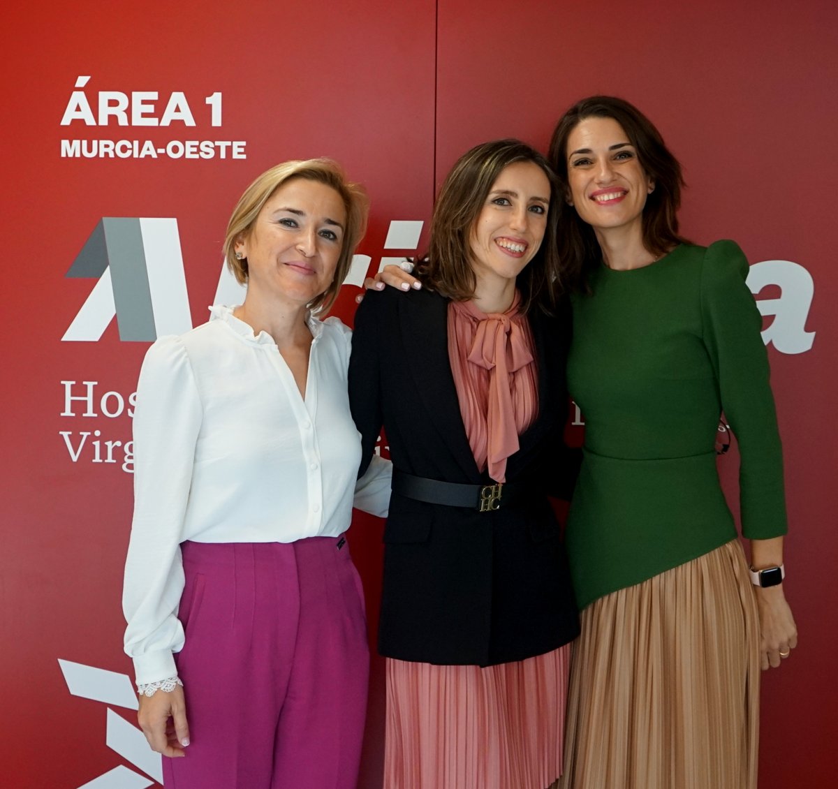 🎓Gloria Martínez Gómez, FEA del Servicio de Urología, defiende su tesis “Intervención en el Servicio de Urología mediante un Programa de Optimización del Uso de Antimicrobianos (PROA-U)” con resultado de sobresaliente cum laude. Enhorabuena #Area1Arrixaca