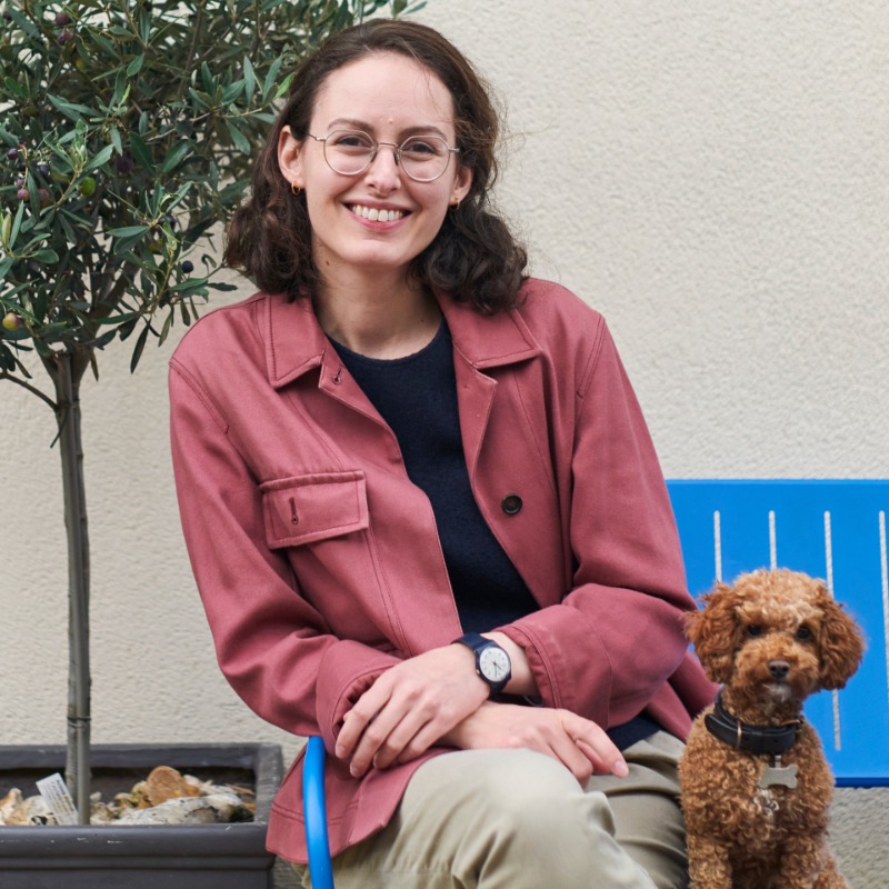 GoogleDeepMind's tweet photo. Meet Sylvia Christie, our education partnerships manager who’s played a leading role in expanding our global scholarship programme. 🎓
She shares how she began her career, what a typical day looks like, the biggest challenges she faces and much more. ⬇️ #LifeAtDeepMind