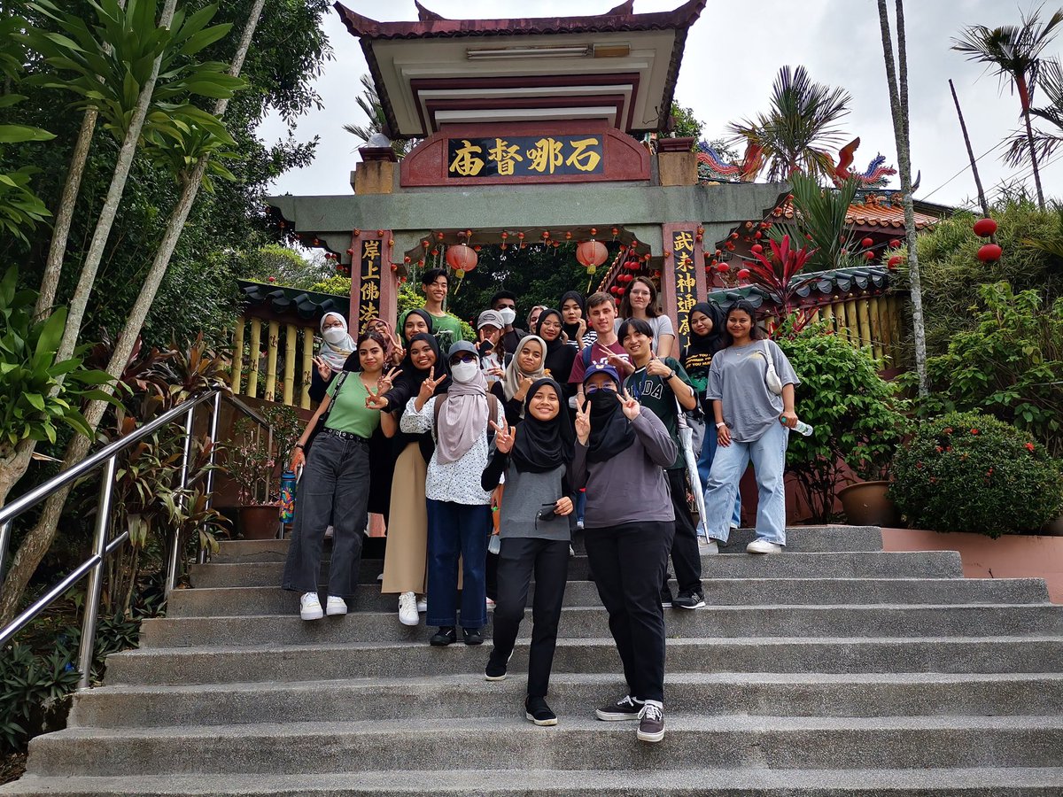 UNM_SMLC's tweet photo. After almost 3 years of online classes… learners of the Mandarin language at UoNM were presented an opportunity to cast aside memory of time lost in the pandemic with the planning of a field trip to Chinese Calligraphy Stone Gallery and Sak Dato Temple. https://t.co/Qiou5jNR3H