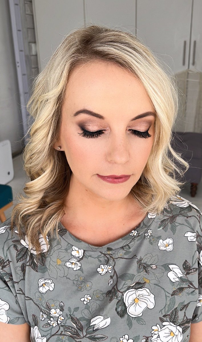 After Hair and Makeup #makeup #makeupartist #capetownmakeupartist #beforeandaftermakeup
