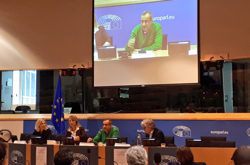 'It is unacceptable that half of the Member States haven't transposed the #CopyrightDirective yet,' says @CultCreatorsEU member @Ibangarciadb at @authorsocieties & @Creators_ECSA event on #BuyOut contracts @Europarl_EN.

A message @EUCouncil that cannot be repeated often enough!