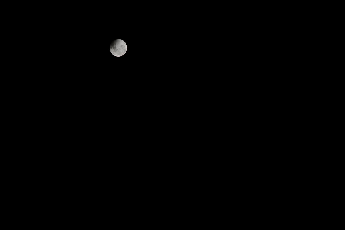 willbaren's tweet photo. The end of the eclipse | #space https://t.co/fXWcFJky7D