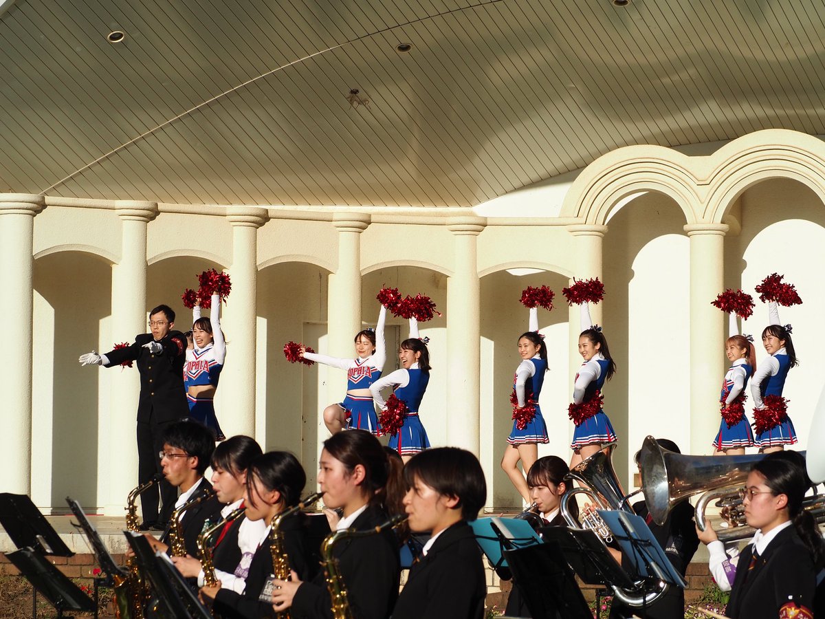 ouendan_festa's tweet photo. こんにちは！
#上智大学応援団🦅です！
私達は、リーダー部、吹奏楽部、チアリーディング部の3部で日々活動しています。

10月1日は第一応援歌、第二応援歌、応援メドレーを披露しました！
当日は映像出演ではありますが上智大学らしい迫力のある演技をどうぞお楽しみ下さい！

#大学応援団フェスタ https://t.co/9JY2zmGBKj