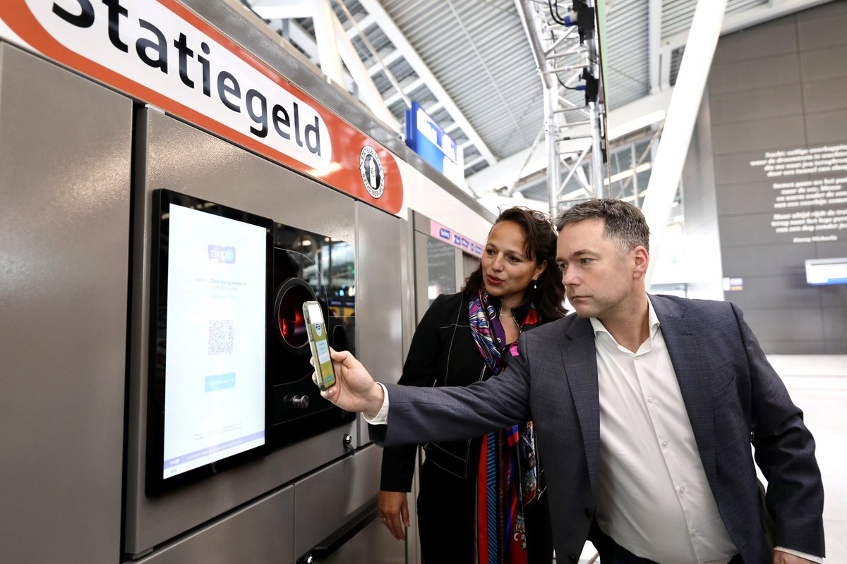 NS online tweet media