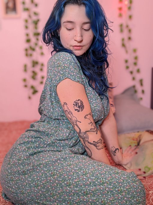 Est-ce que je t'ai manqu&eacute; ? 🥰 🍑  Did you miss me?  🥰 🍑 https://t.co/J2SsPXFITp<a href="/tag/unesemaineuntheme"class="tags"><span>#unesemaineuntheme</span></a>