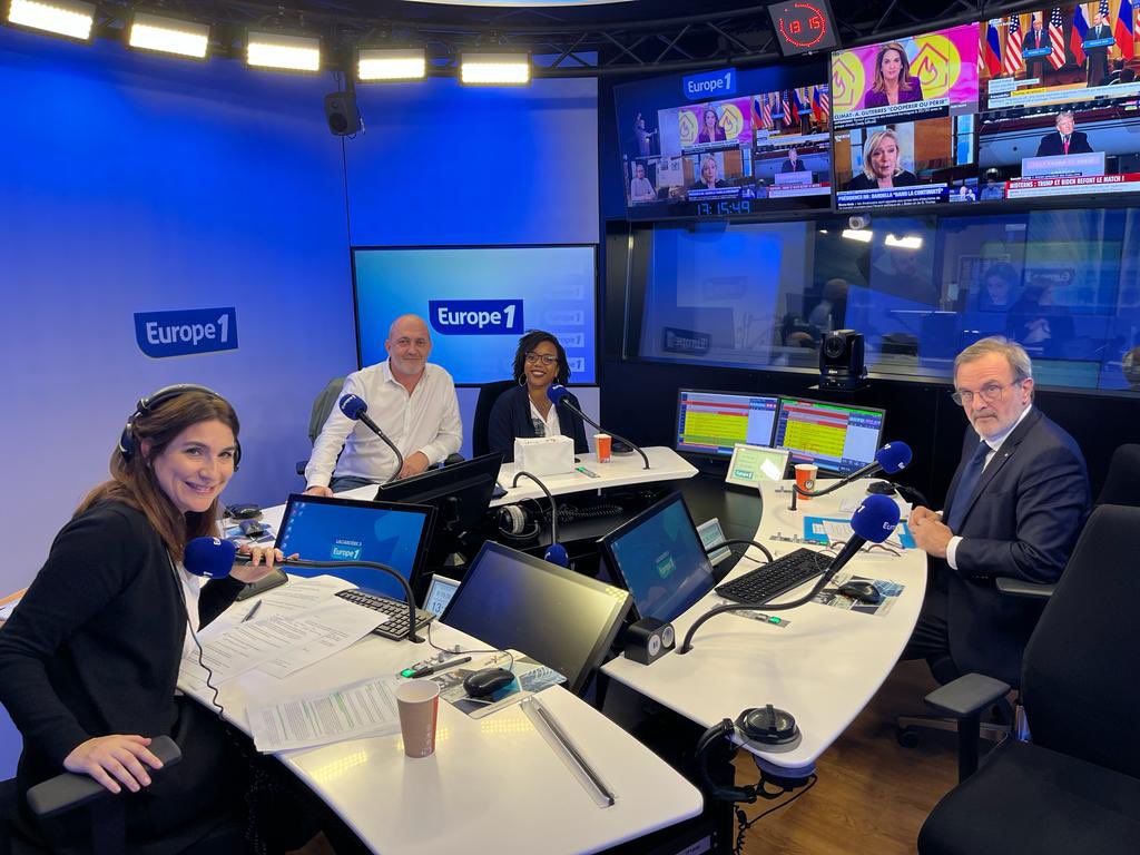 EAssayag's tweet photo. La France bouge dans les #outremer notre invité exceptionnel Jean François Carenco @gouvernementFR ministre délégué à l’outre mer et nos #startup #grall #tipopeyi @Europe1 https://t.co/Q15ryzmQ9p