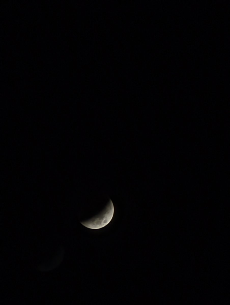 AnishKapadiaMD's tweet photo. Some early morning photography. 

#EclipseLunar https://t.co/ywgYIYTQHX