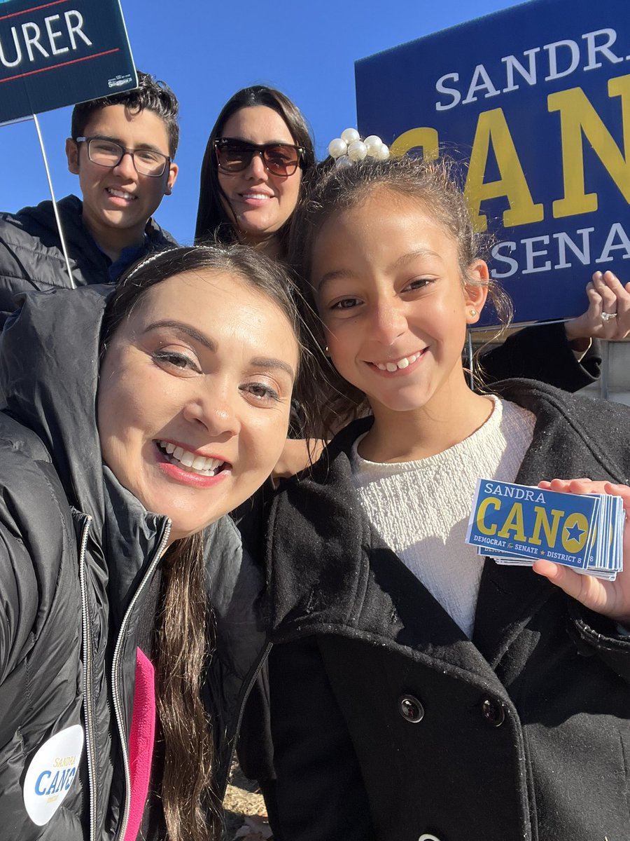 SANDRISCANO's tweet photo. Itโs a good day in #Pawtucket come out and #Vote #TeamCano #TeamDiossa โค๏ธ๐๐ผ https://t.co/4rbtzo81VJ